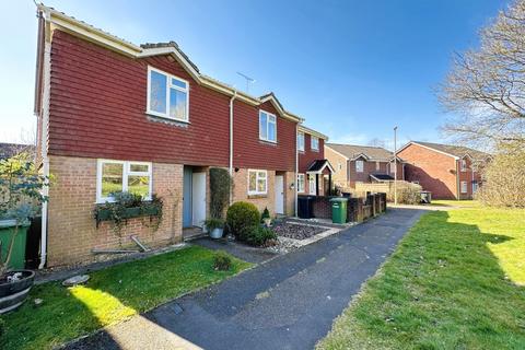 7 Campion Close, Lindford, Bordon, GU35 0YG