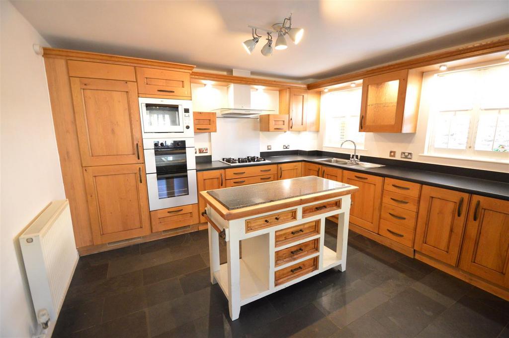 Kitchen 1.JPG