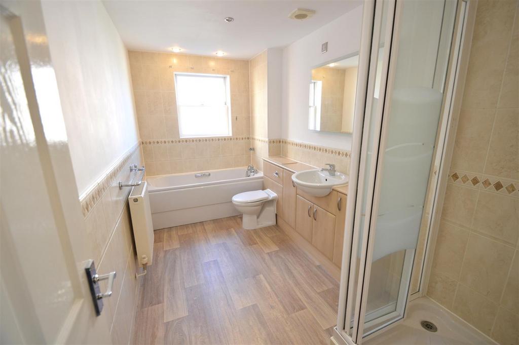 Family bathroom.JPG