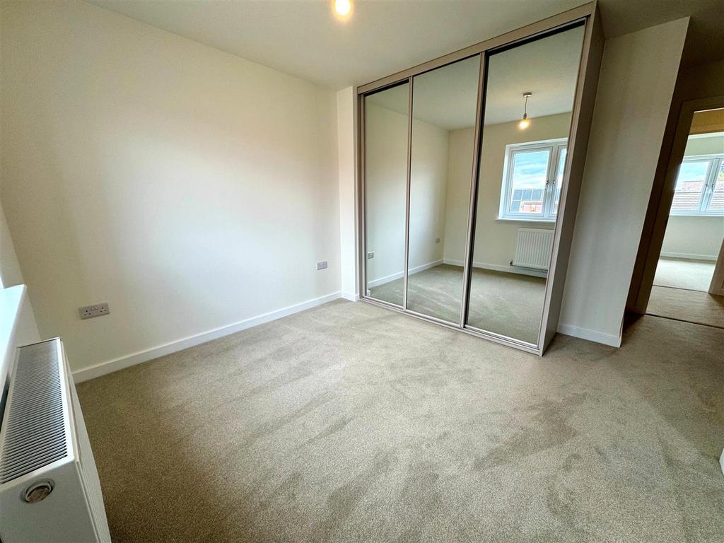 Bedroom 1.jpg
