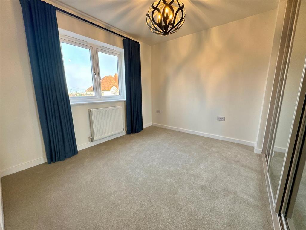 Bedroom 1.jpg