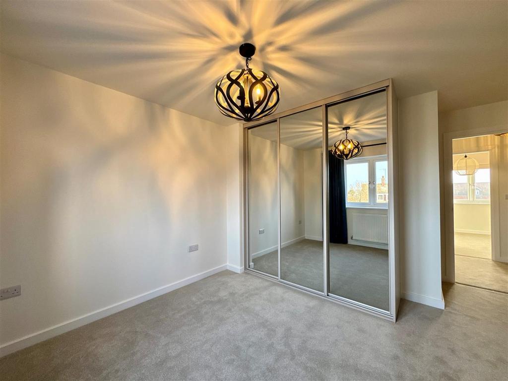 Bedroom 1a.jpg