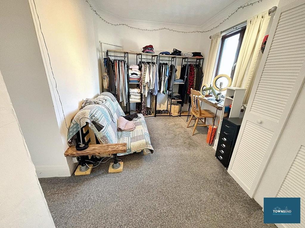 Bedroom 2 (2).jpg