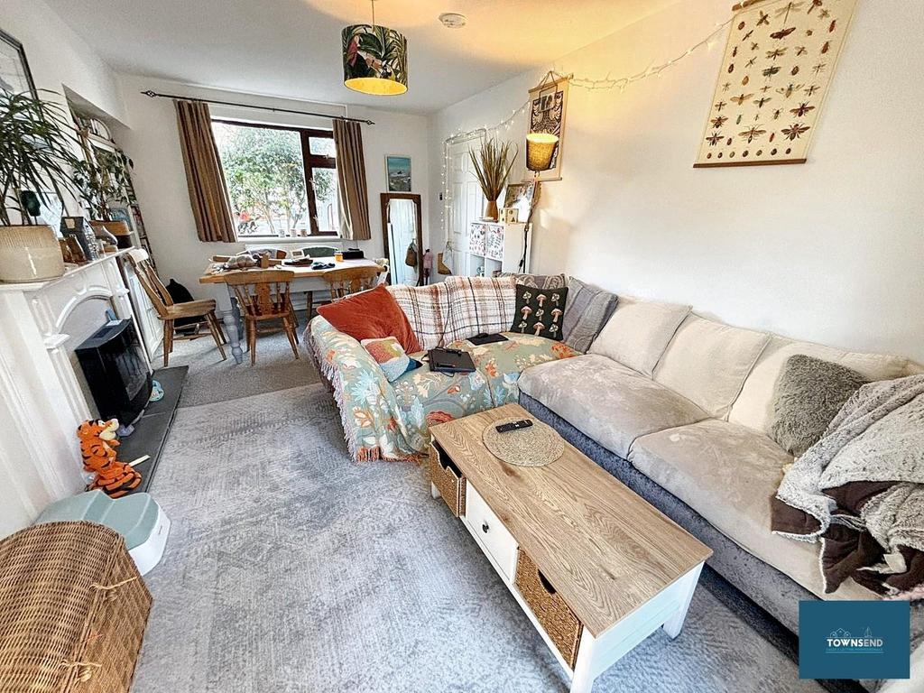 Living Room 2.jpg