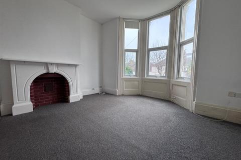 2 bedroom flat to rent, Evelyn Terrace, Brighton, East Sussex