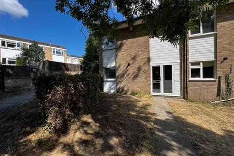 4 bedroom semi-detached house to rent, Otham Close, Canterbury