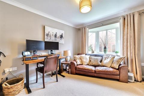 5 bedroom semi-detached house for sale, Erringtons Close, Oadby, Leicester