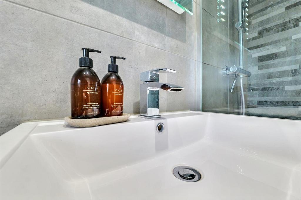 Ensuite Lifestyle