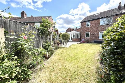 33 Highclere Road, Manchester, M8 4FJ