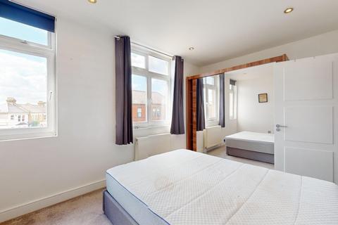 2 bedroom flat for sale, Catford Hill