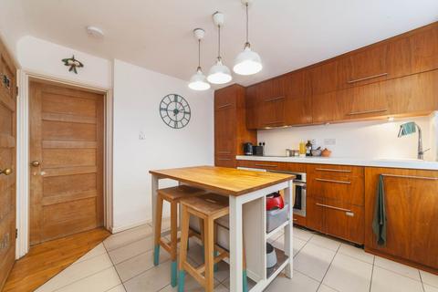 2 bedroom flat for sale, Shipley House, Albion Avenue