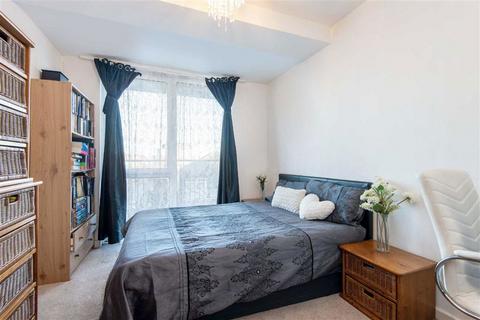 4 bedroom flat for sale, Bishops Way, London E2