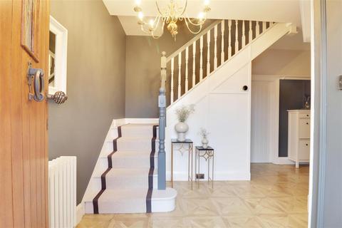 136 Beverley Road, Kirk Ella, Hull, HU10 7HA