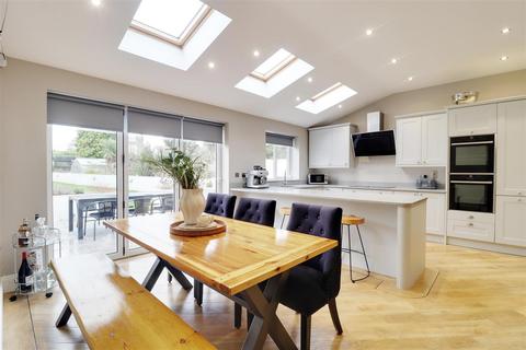 136 Beverley Road, Kirk Ella, Hull, HU10 7HA