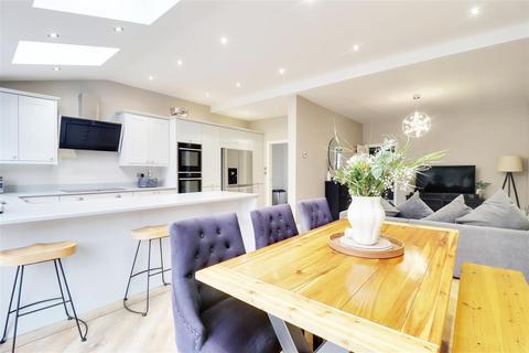 136 Beverley Road, Kirk Ella, Hull, HU10 7HA
