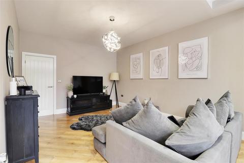 136 Beverley Road, Kirk Ella, Hull, HU10 7HA