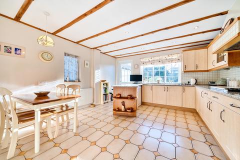 23 Kingsway, Petts Wood, Orpington, BR5 1PL