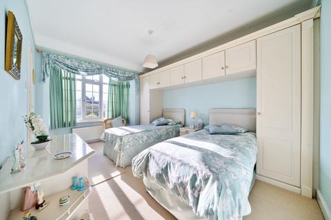 23 Kingsway, Petts Wood, Orpington, BR5 1PL
