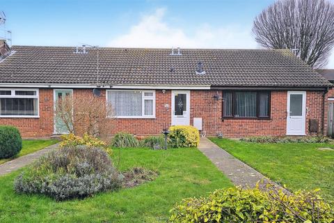 1 bedroom bungalow for sale, Blackbird Close, Bradwell