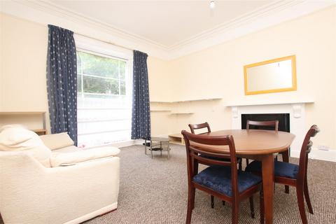 3 bedroom flat to rent, Weston Park East, Bath BA1