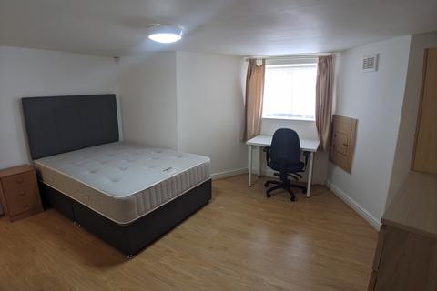 2 bedroom flat to rent, Wellington Road, Manchester M20