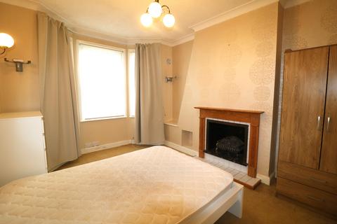 2 bedroom terraced house for sale, Owenite Street, London SE2