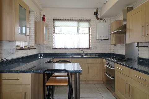 2 bedroom terraced house for sale, Owenite Street, London SE2