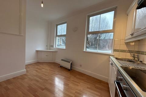 1 bedroom flat for sale, Battersea High Street, Clapham Junction SW11