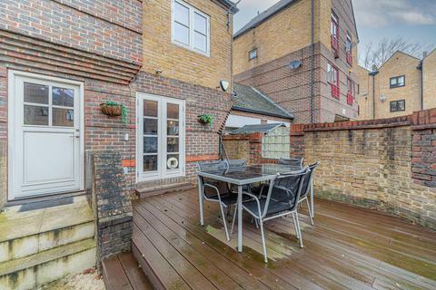 2 bedroom semi-detached house for sale, Trafalgar Close, Surrey Quays SE16