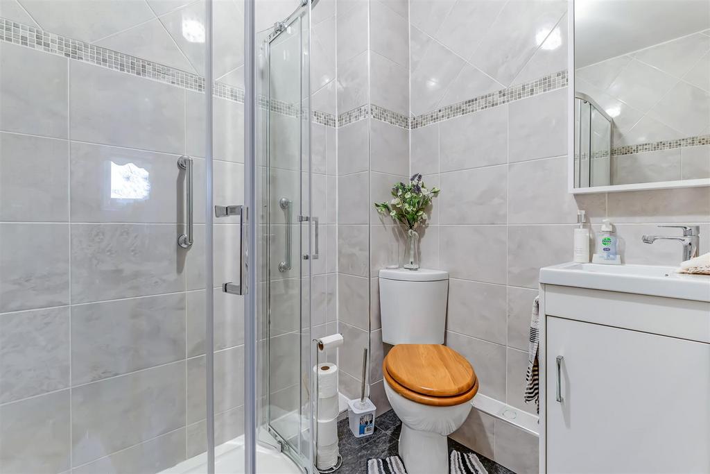 GR Shower Room.jpg