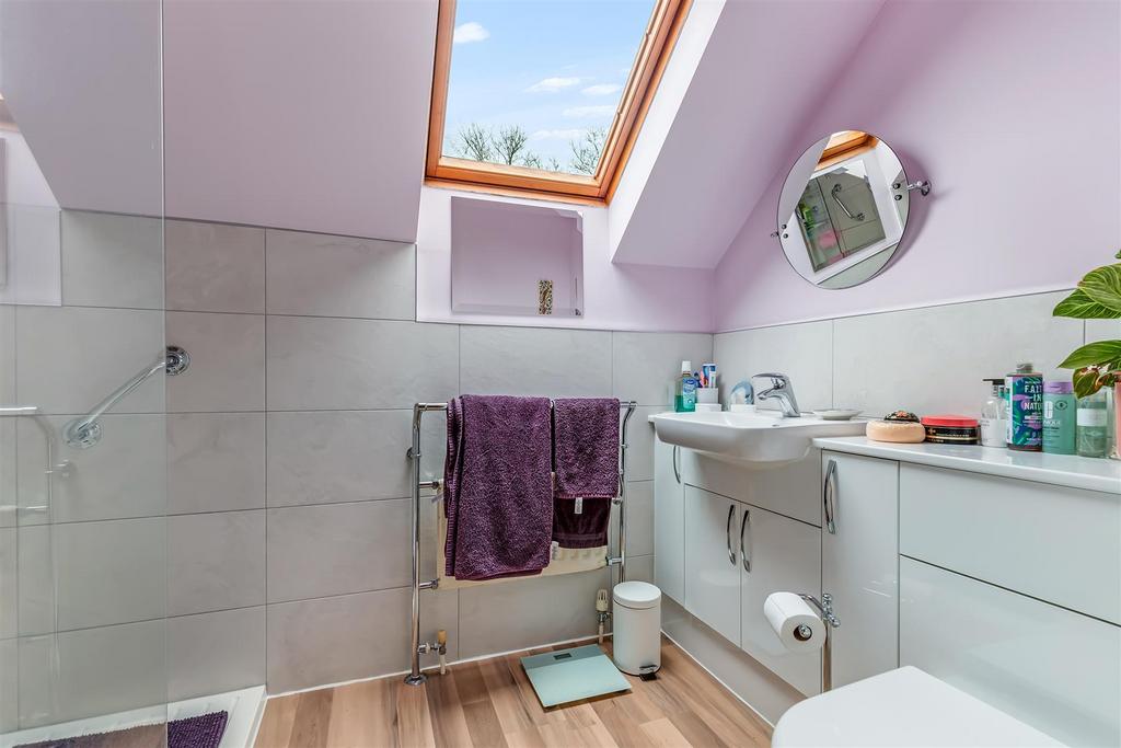 Shower Room 2.jpg