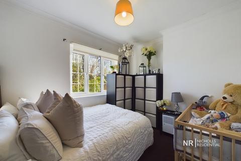 2 bedroom flat for sale, Drummond Gardens, Christ Church Mount, Epsom, Surrey. KT19 8RP