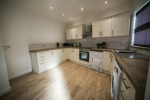 6 bedroom terraced house for sale, Two Gates, Halesowen, West Midlands, B63