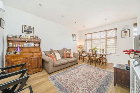 2 bedroom flat for sale, Stanley Road, Teddington TW11