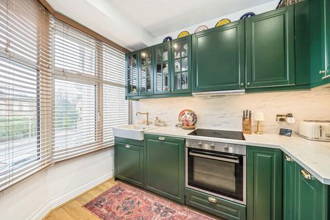 2 bedroom flat for sale, Stanley Road, Teddington TW11