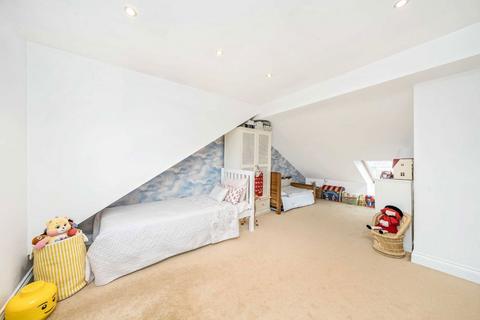 2 bedroom flat for sale, Stanley Road, Teddington TW11