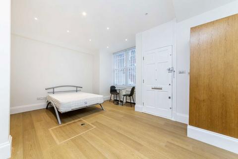 Studio to rent, Draycott Place, London SW3