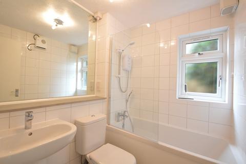 1 bedroom flat to rent, Shaw Drive, WALTON-ON-THAMES, KT12