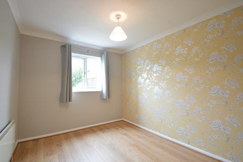 1 bedroom flat to rent, Shaw Drive, WALTON-ON-THAMES, KT12