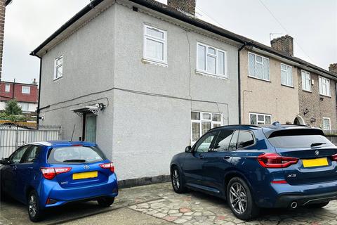 3 bedroom end of terrace house for sale, Roundtable Road, Bromley, BR1