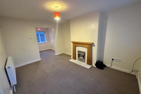 3 bedroom end of terrace house to rent, Bedford Road, Rock Ferry