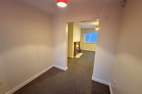 3 bedroom end of terrace house to rent, Bedford Road, Rock Ferry