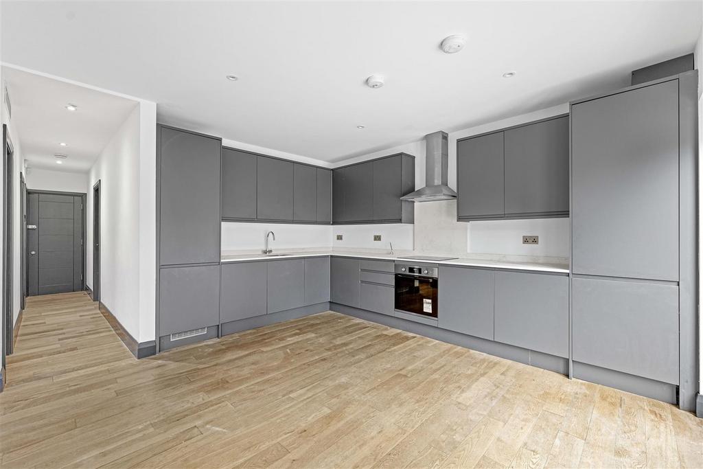 Kitchen (2).jpg