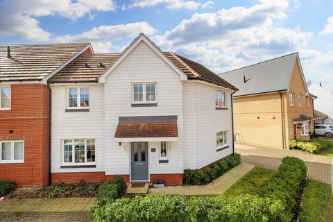 3 bedroom semi-detached house for sale, Burdock Road, Bury St. Edmunds IP28