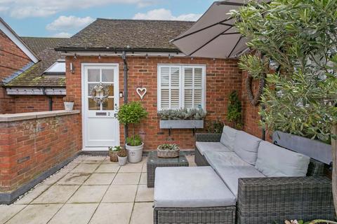 2 bedroom maisonette for sale, High Street, Cookham SL6