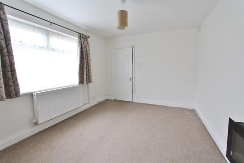 3 bedroom semi-detached house to rent, Charlton Road, Keynsham, Bristol