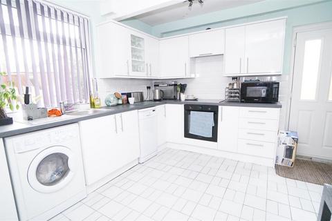 30 Fencote Crescent, Bradford, BD2 3PA