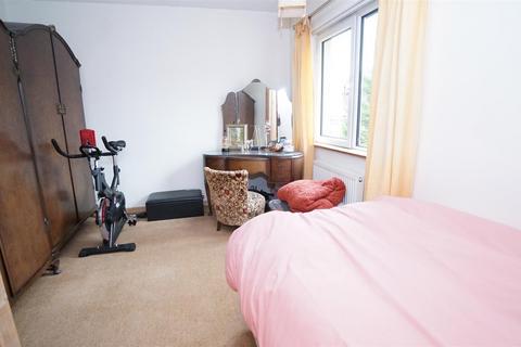 30 Fencote Crescent, Bradford, BD2 3PA