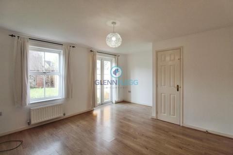 3 bedroom terraced house to rent, Austen Way, Langley