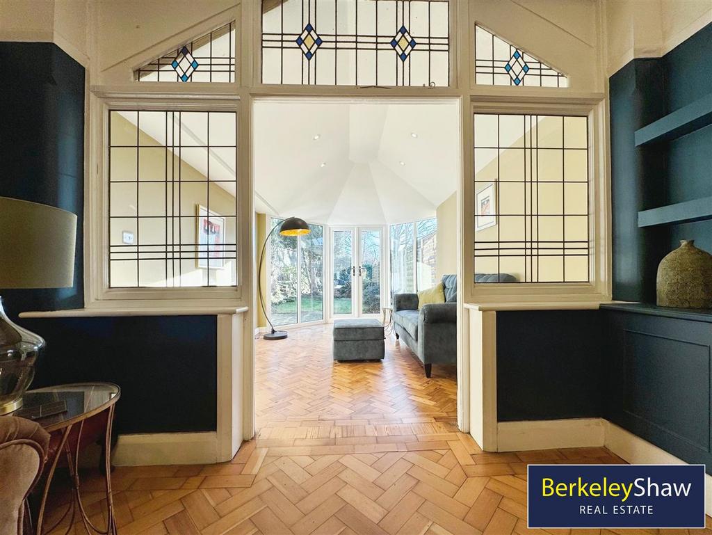 Sitting room to family room